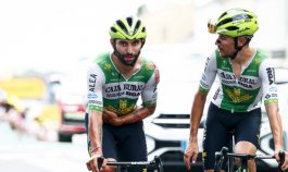 Así arribó a la meta el ciclista antioqueño, tras la fuerte caída en la etapa 12 del Tour.