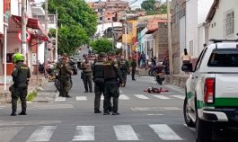 Un presunto ladrón murió y otro resultó herido tras enfrentarse a la Policía 