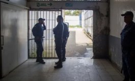 Asesinan a una mujer cuando visitaba a un recluso en la cárcel La Modelo de Bogotá; autoridades investigan el caso