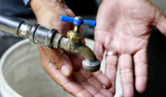 Los problemas en el servicio de agua se debe a la infraestructura antigua de las redes.