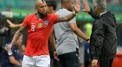 Arturo Vidal junto a Reinaldo Rueda en la Copa América de Brasil 2019./Foto: Archivo/La Opinión