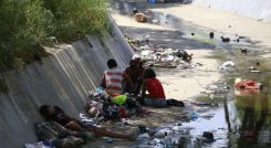 Los habitantes de la calle han hecho del Canal Bogotá su casa. Es un problema que se presenta desde hace muchos años. 