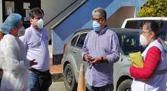 El director del IDS, Carlos Martínez, está visitando las ESE del departamento en la etapa de alistamiento del plan de vacunación contra el coronavirus./ Fotos cortesía