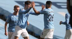 El Mancahester City sigue al frente de la Liga Premier