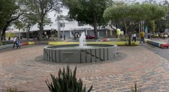 La Fuente Luminosa sobre la Diagonal Santander y la avenida Cero, volvió a funcionar en este sector de Cúcuta./ Foto Luis Alfredo Estévez.
