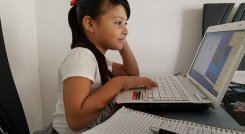 Los estudiantes seguirán en clases virtuales, mientras se revisan los protocolos de bioseguridad para implementar la alternancia./ Foto : Archivo La Opinión