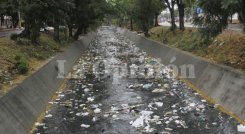 El canal Bogotá tiene 15 kilómetros y atraviesa 25 sectores de las comunas 2 y 5 de Cúcuta. / Foto: Alfredo Estévez