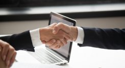 En Latinoamérica hay un cambio de factores que consideran las empresas que las hacen más atractivas para trabajar. En primer lugar, está la marca de la empresa, seguido de la carrera profesional. / Foto: Freepik.es
