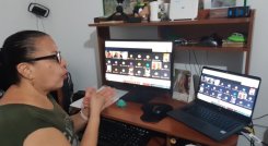 Los intérpretes de señas y los apoyos pedagógicos son importantes en los proceso de enseñanza para los estudiantes sordos. / Foto: Cortesía