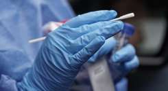 Muchos países reclaman ahora la prueba de que los pasajeros no están contagiados de coronavirus. / Foto: Colprensa