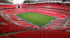 Wembley alberga importantes partidos de fútbol. Incluyendo partidos locales de la selección de fútbol de Inglaterra, y la final de la Copa FA.