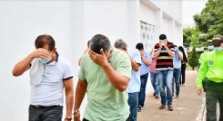 Momentos en que los miembros de la banda eran conducidos a la audiencia de legalización de captura./Foto Cortesía