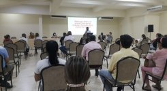 Aspecto del foro de los rectores de colegios privados en el que se discutió la situación de estos planteles. / Foto cortesía para La Opinión