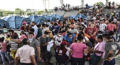 Más de 1.000 venezolanos huyen por combates. Foto: AFP
