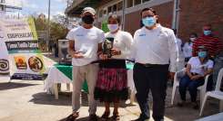 En Ocaña, la Unidad de Restitución de Tierra promueve firma de contratos para compra directa de cosechas de café.
