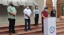 El gobernador Silvano Serrano envió ayer un mensaje de tranquilidad a los nortesantandereano en cuanto tiene que ver con el proceso de vacunación para la población que aún no le ha llegado el turno. / Foto Alfredo Estévez/La Opinión