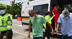 Momentos en que eran conducidos a la Fiscalía los integrantes de la banda Los Permisivos/ Foto Cortesía