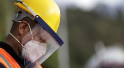 El Gobierno entrega los recrusos exclusivamente a los empleadores para que sirvan de apoyo en el pago de los salarios. / Foto: Colprensa