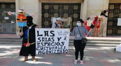  “Estamos congelados y agonizando”: artistas en plantón frente a la Alcaldía de Cúcuta./FOTO: Cortesía para La Opinión