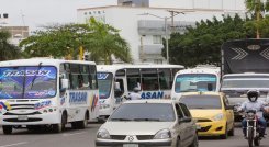 Continúa el inconformismo y malestar entre los usuarios del transporte por el aumento en las tarifas del pasaje / Archivo/ La Opinión 
