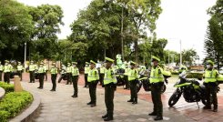 La presentación del nuevo equipo de Tránsito la hizo el alcalde Jairo Yáñez, desde un acto en el parque Simón Bolívar del barrio Colsag. / Foto: Alcaldía