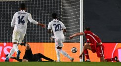 El Real Madrid volvió a mostrarse fiable en su competición fetiche ante un Liverpool que despertó en la segunda parte. / Foto: AFP