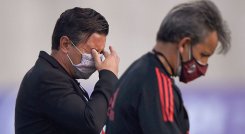 Marcelo Gallardo, técnico de River Plate, afectado por los gases lacrimógenos en Barranquilla
