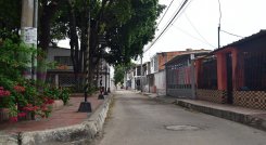 La comunidad ha sacado adelante la urbanización estos 46 años. / Fotos Pablo Castillo / La Opinión.