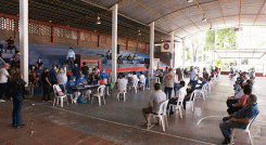 En el colegio Sagrado Corazón de Jesús se cumplen jornadas de vacunación contra el coronavirus impulsadas por la alcaldía de Cúcuta. // Foto Juan Pablo Cohen