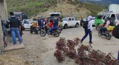Los campesinos se apostaron en la Ye de la Playa de Belén a la espera de una solución./Foto Cortesía