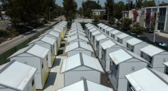 Casas diminutas para personas sin hogar, una solución transitoria./Foto: AFP