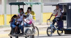 Han tenido que cambiar la gasolina por el pedal por falta combustible 
