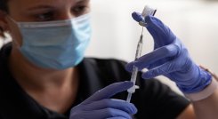 la mayoría de los países pobres ya lanzaron su campaña de vacunación, sobre todo gracias al mecanismo Covax. /AFP