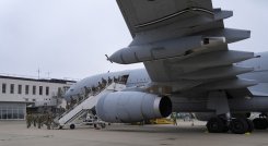 El Reino Unido está terminando su operación de transporte aéreo de civiles antes de la fecha límite del 31 de agosto para la retirada de las tropas estadounidenses, mientras las fuerzas talibanes se preparan para apoderarse del aeropuerto./ AFP