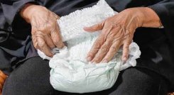 ¿Sabe cómo pedir pañales para adultos mayores a la EPS? Aquí se lo explicamos./Foto: internet