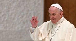 Papa Francisco asegura que vacunarse contra el covid-19 es un "acto de amor"