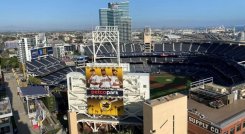 Una mujer y su hijo mueren por caída en un estadio de Grandes Ligas de béisbol./Foto: AFP