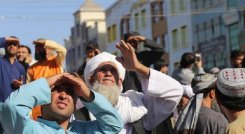 Talibanes cuelgan cadáveres de secuestradores en plazas./Foto: Internet