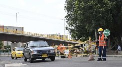 Abren paso por una de las vías del proyecto Cuatro Vientos./Jorge Iván Gutiérrez