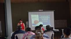 La charla informativa tuvo lugar en el Colegio Sagrado Corazón de Jesús. /Foto: Cortesía/ La Opinión 
