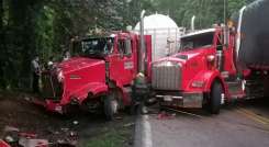 La situación ha ocasionado largas filas de vehículos en ambas direcciones de la carretera.