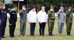 El presidente Iván Duque junto al ministro de Defensa, Diego Molano; y altos mandos militares. / Foto: Cortesía