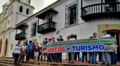 Protesta al frente de la Alcaldía de Chinácota