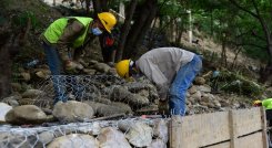 Con gaviones buscan mitigar riesgo de derrumbe en Autopista Juan Atalaya./Foto: cortesía