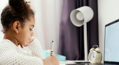 Al aprender inglés, los niños conocerán otras culturas, se relacionarán con personas de todo el mundo y, muy importante, se les abrirán muchas de oportunidades en su futuro laboral. / Foto: Freepik