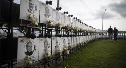 Monumento honra a 551 médicos mUertos por COVID