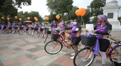 Las bicicletas fueron donadas por la Unfpa. Al cierre del evento se realizó un ciclopaseo. / Foto: Jorge Gutiérrez / La Opinión 