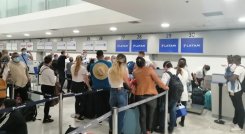 A pasajeros les cambiaron la hora del vuelo en el Camilo Daza, y nadie responde 