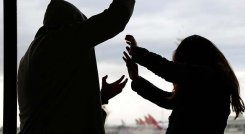 Los universitarios promueven con su investigación el fin del maltrato a la mujer./Foto archivo