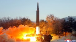 Corea del Norte lanzó un proyectil, al parecer balístico, hacia el mar del Este. /AFP